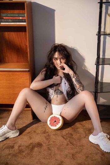 Hitomi Songyuxin
