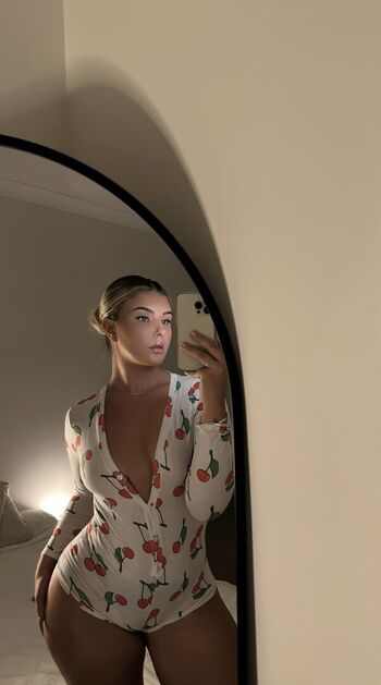 Full leaked Liv xx olivia little private onlyfans photo