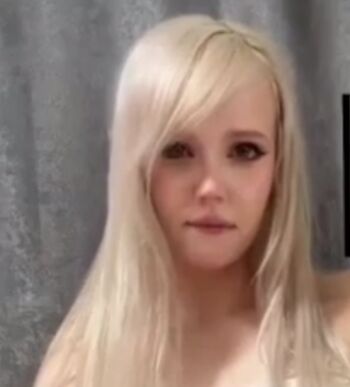 Full leaked Lucycombe/ private onlyfans photo