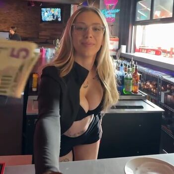 Full leaked Emily jones / private onlyfans photo