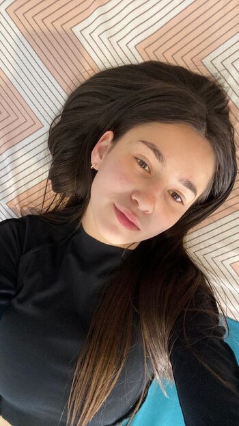 Full leaked Mckenzimae/ private onlyfans photo